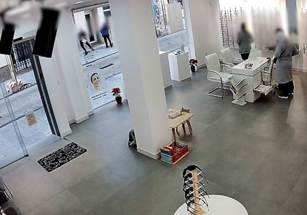 La Guardia Civil detiene al presunto autor de cuatro hurtos de bolso cometidos en Roquetas de Mar, ingresando en prisión