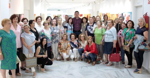 El taller de pintura municipal abderitano expone sus obras en el Centro Cultural de Adra