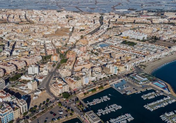 Aprobada la cifra oficial de población de Roquetas de Mar a 1 de enero de 2026