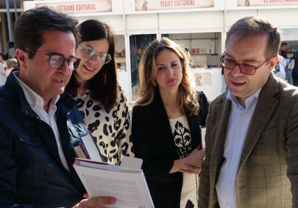 Los encuentros de Javier Sierra y Juan del Val dan comienzo a la Feria del Libro de El Ejido 2026