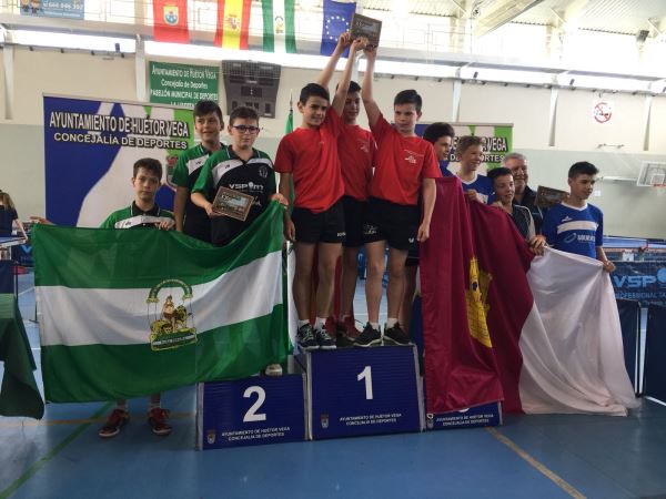 Alonso Rincón, subcampeón con Andalucía del Torneo Ibérico de Tenis de Mesa