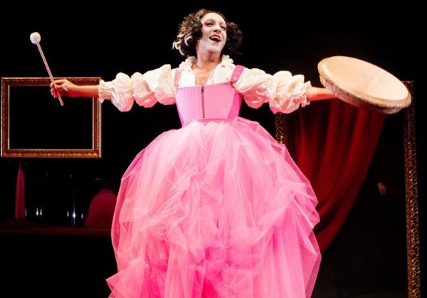    El actor Ángel Ruiz llega este sábado con ‘El Rey de la farándula’ al Teatro Auditorio de Roquetas de Mar