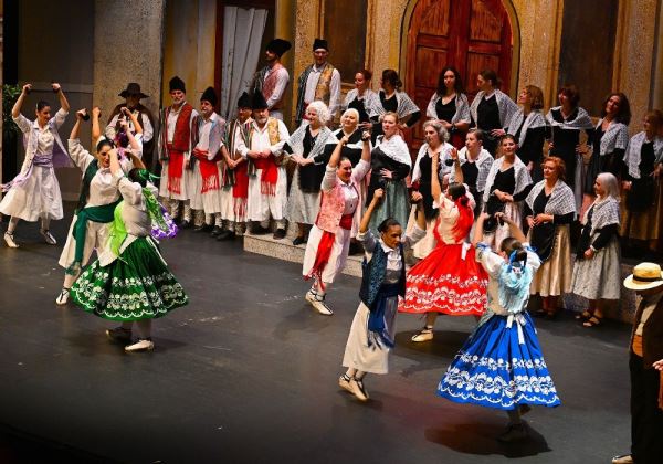 La zarzuela ‘La alegría de la huerta’ protagonizada por alumnos de la Escuela de Teatro agota las entradas