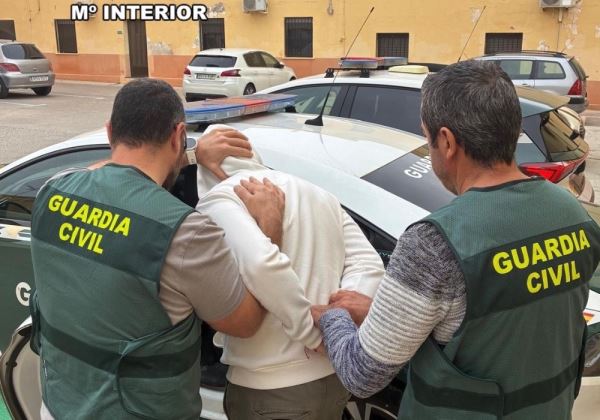 La Guardia Civil detiene a dos personas como presuntas autoras de ocho robos con violencia e intimidación en Roquetas de Mar