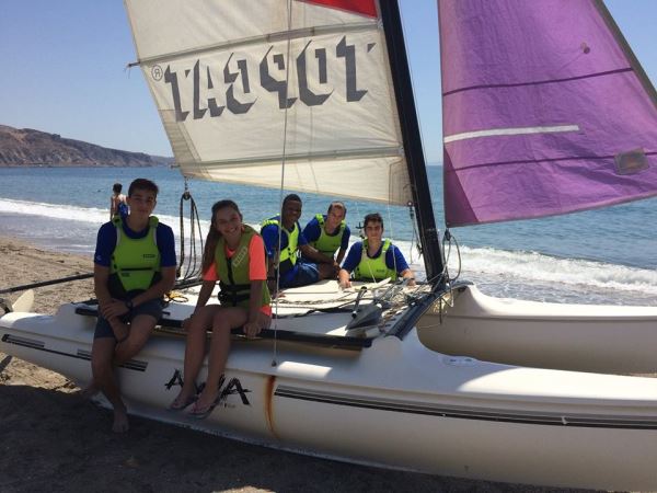 Los finalistas de la cuarta edición de 'El Debate' disfrutan de una jornada deportiva multiacuática en Aguadulce