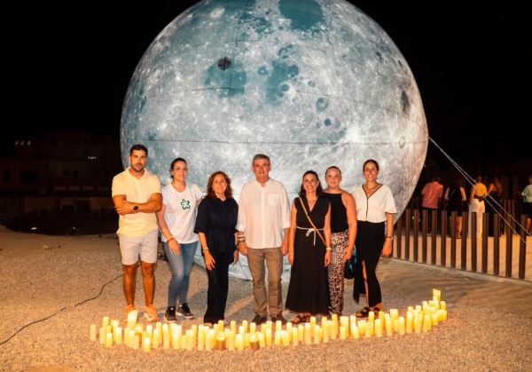 Adra vive una multitudinaria ‘Noche en Vela’ entre cultura, ocio y patrimonio