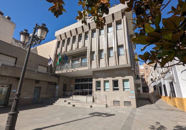 Roquetas saca a licitación la obra de demolición del Ayuntamiento