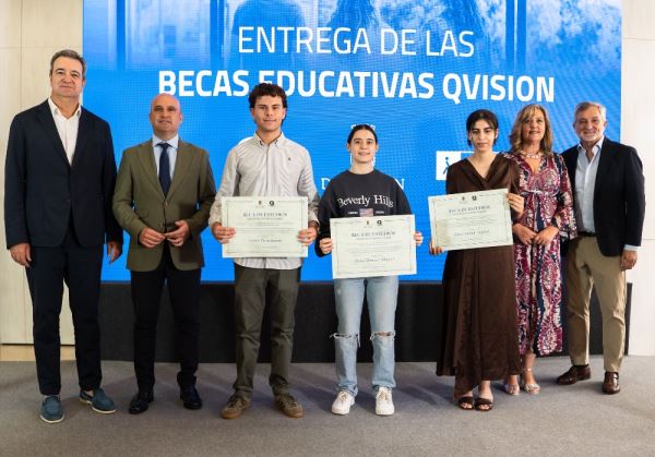 Cuatro jóvenes almerienses reciben las becas Qvision con el apoyo de Diputación y ONCE