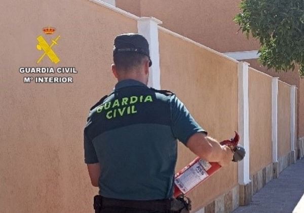 La Guardia Civil detiene a una mujer por provocar un incendio en la casa de sus vecinos en Huércal Overa