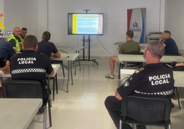 La Guardia Civil desarrolla jornadas de dirigidas a personal de la Policía Local de Huércal Overa