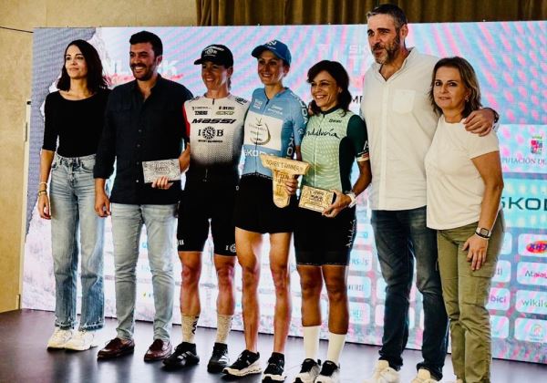 ‘Luisle’ y Fischer, reiten triunfo en la Škoda Titan Desert Almería