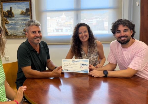 El Club Adracycling entrega 600 euros a la Asociación Siempre Valientes tras el éxito de su evento solidario