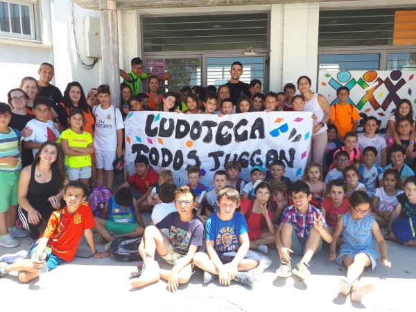 La Escuela de Verano Todos Juegan acoge a 55 niños de tres a trece años de hogares albojenses con escasos recursos