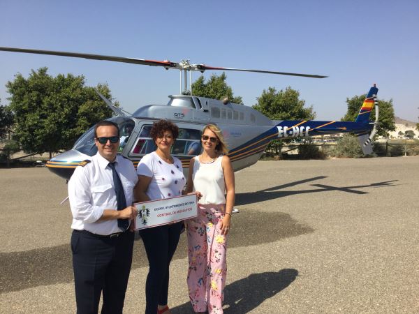 Vera fumiga sus humedales con un helicóptero para evitar plagas de mosquitos durante el verano