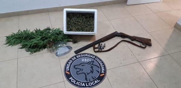 La Unidad de Seguridad Ciudadana de la Policía Local de El Ejido desmantela un invernadero dedicado al cultivo de marihuana