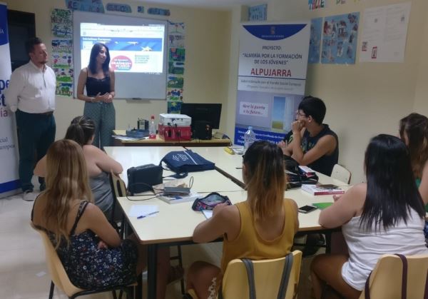 Diputación forma a vecinos del Medio Andarax en atención socio-sanitaria para personas dependientes