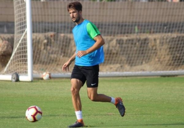 Las bajas obligan al entrenador de la UD Almería a convocar a tres jugadores del filial para el partido ante el Cádiz