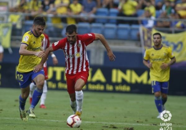 La UD Almería cae 1-0 ante el  Cádiz en el primer partido de Liga en Segunda División