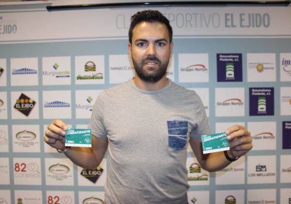 El CD El Ejido presenta el nuevo carnet del simpatizante