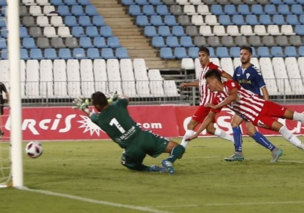 El Almería B se impone 2-1 al Marbella en su regreso a la Segunda División B