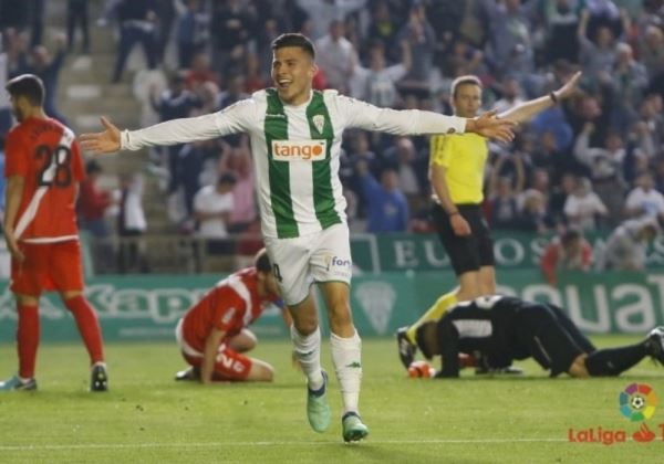 El Almería cierra su plantilla con la incorporación del colombiano Narváez