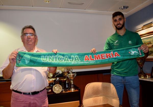 Fran Iribarne se presenta con Unicaja Almería, que recupera talento con esta incorporación
