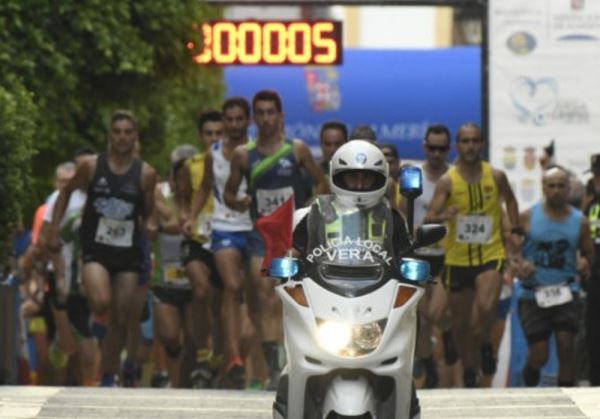 El Circuito de Carreras Populares recala en Vera con 260 corredores y un circuito urbano de 9,9 kilómetros