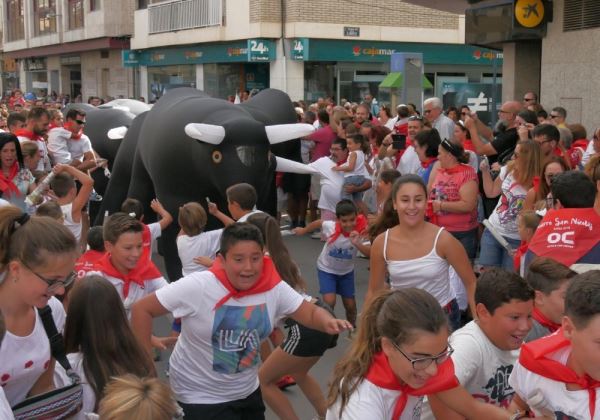 Las familias abderitanas disfrutan del XIII Encierro de San Nicolás