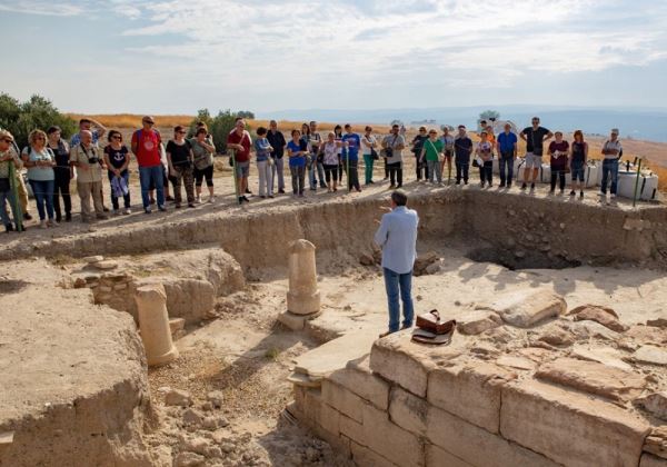 Medio centenar de riojeños conoce el yacimiento arqueológico de Cástulo en un viaje cultural a Linares