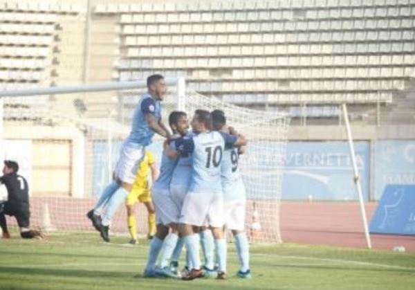 El CD El Ejido se impone en casa 2-1 al Villanovense en la segunda victoria de la temporada en casa