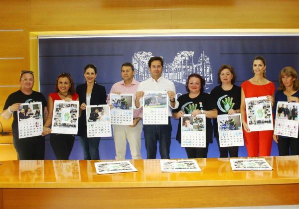 La Policía Local de El Ejido colabora con un calendario solidario a beneficio de la Asociación Soy Especial y Qué