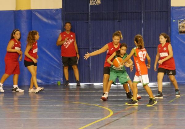 Adra refuerza su apuesta por el deporte de base para los niños y niñas