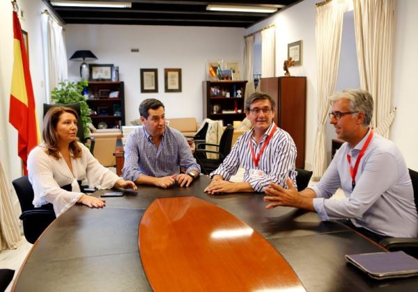 El alcalde abderitano, Manuel Cortés, lleva hasta el Parlamento de Andalucía sus proyectos y peticiones para Adra