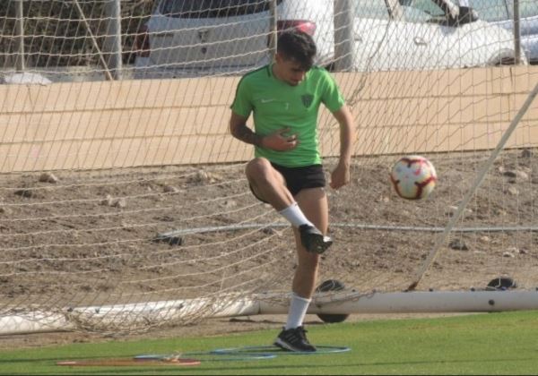 El jugador de la UD Almería Gaspar comienza a hacer más trabajo de campo y hará algunos ejercicios con el grupo