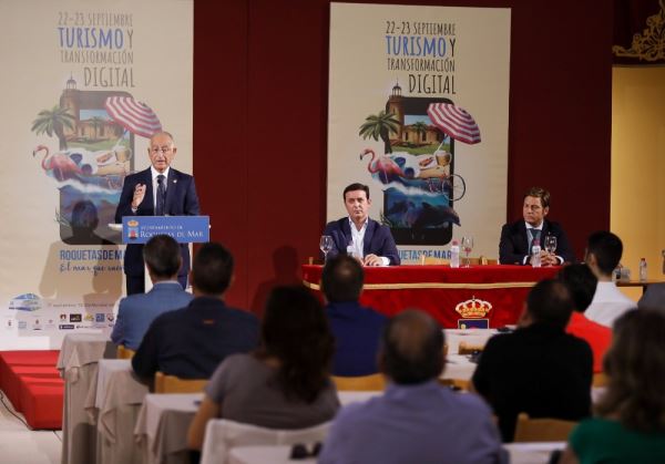 Diputación y ALMUR inician en Roquetas de Mar el periplo de sus Jornadas de 'Excelencia Empresarial'