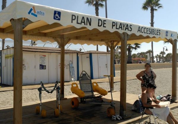 El Ayuntamiento de Adra quiere conseguir 150.000 euros más para accesibilidad, seguridad e información en playas
