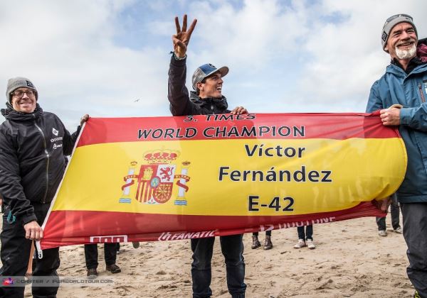 Víctor Fernández conquista su tercer mundial de windsurf en Alemania