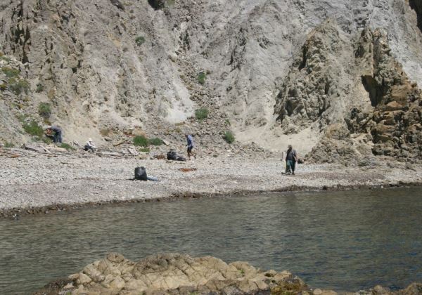 El consistorio nijareño organiza una nueva campaña de limpieza de calas inaccesibles en Níjar para el próximo miércoles