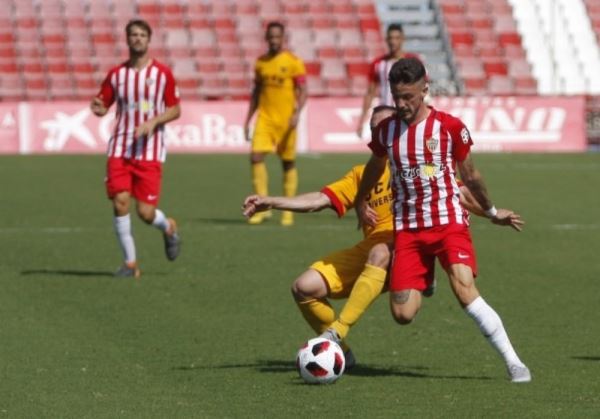La UD Almería B cae ante UCAM Murcia en su primera derrota como local