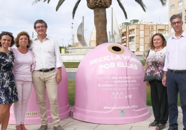 Ecovidrio y el Ayuntamiento de Adra presentan la campaña 'Recicla vidrio por ellas' con motivo del Día Mundial del Cáncer de Mama