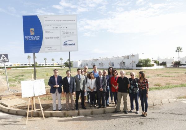 El consistorio mojaquero y la Diputación aportan 2'5 millones de inversión para mejorar el bienestar de los mayores y crear empleo en Mojácar