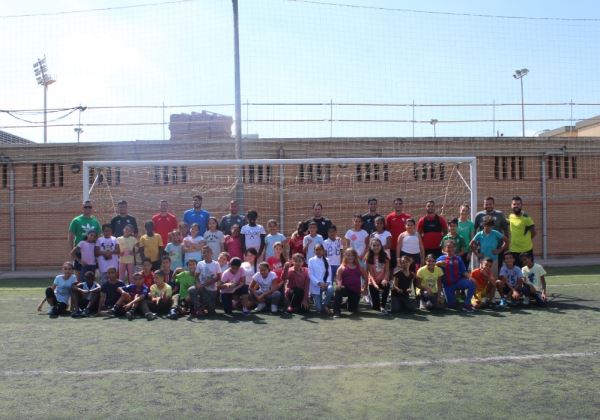 El CD El Ejido inicia el programa de Hábitos de Vida Saludable con los centros educativos