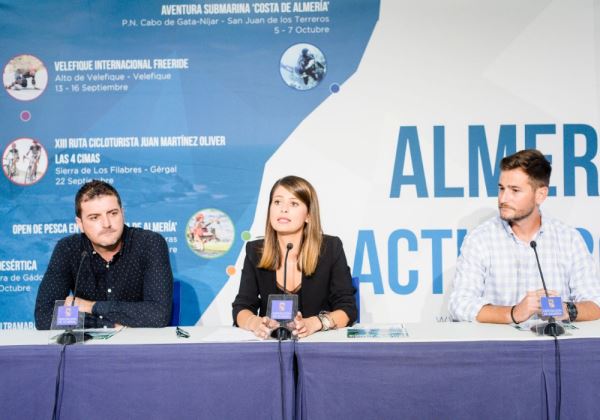 El 'Open de Pesca en Kayak' del programa Almería Activa reúne a 240 visitantes de todo el país