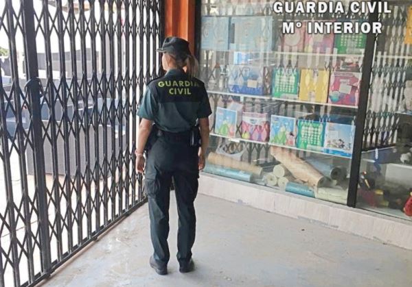 La Guardia Civil auxilia a una menor de edad víctima de agresión sexual en Roquetas de Mar y propicia la detención del presunto autor