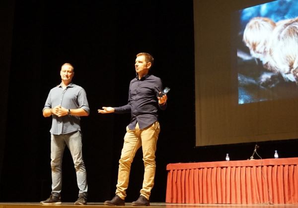 Culmina con brillantez el ciclo de 'Jornadas de Educación, Familia y Escuela' en Vera, con Pedro García Aguado y Francisco Castaño Mena