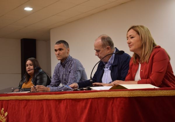 Níjar acoge la presentación del libro 'Llévame contigo, ahora o nunca', de Antonio Torres y Ángel M. Roldán
