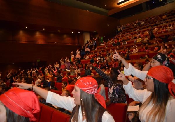 Mil escolares disfrutan del concierto didáctico 'Ayudemos a un niño' en el Teatro Auditorio Ciudad de Vícar