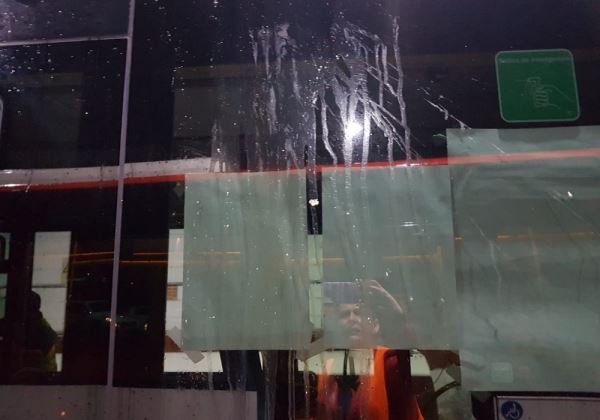 Los autobuses urbanos de la capital sufrieron cerca de una veintena de actos vandálicos en la Noche en Negro