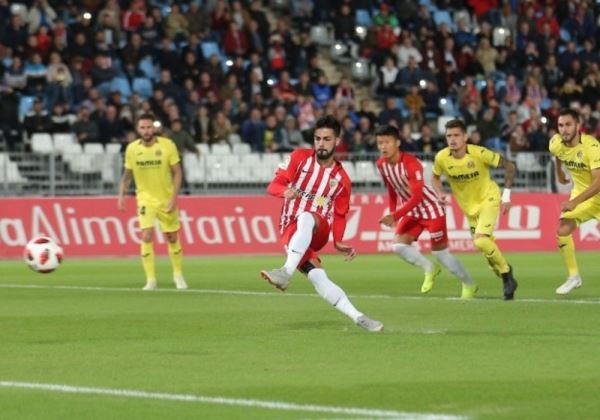 La UD Almería saca su garra para igualarle 'in extremis' al Villarreal un 1-3