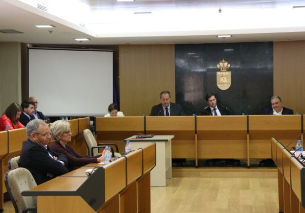 El gobierno de El Ejido aprueba dos mociones sobre la condonación de la deuda municipal y la ejecución de infraestructuras hidráulicas con cargo al canon autonómico